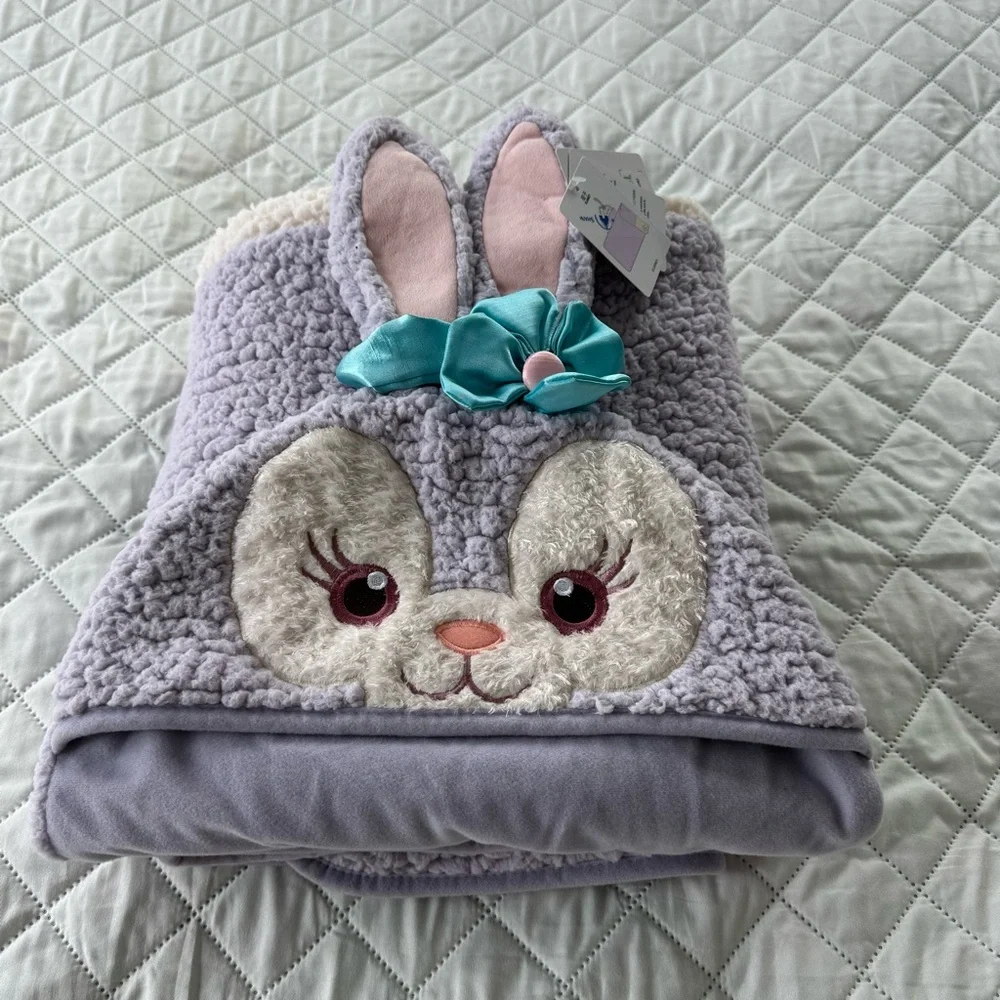 Disney StellaLou Hooded Wearable Loungewear Blanket NWT – Shanghai Disney